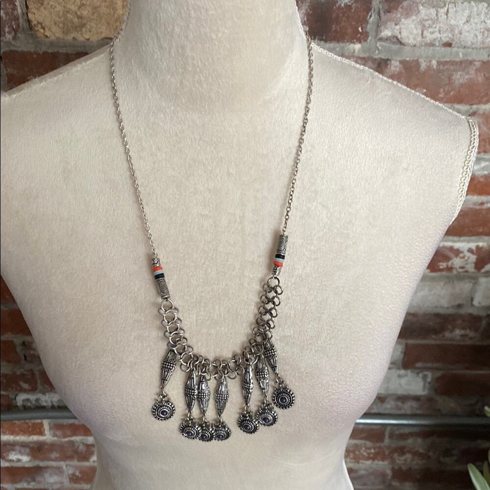 Elegant Silver Statement Necklace with Intricate Detailing